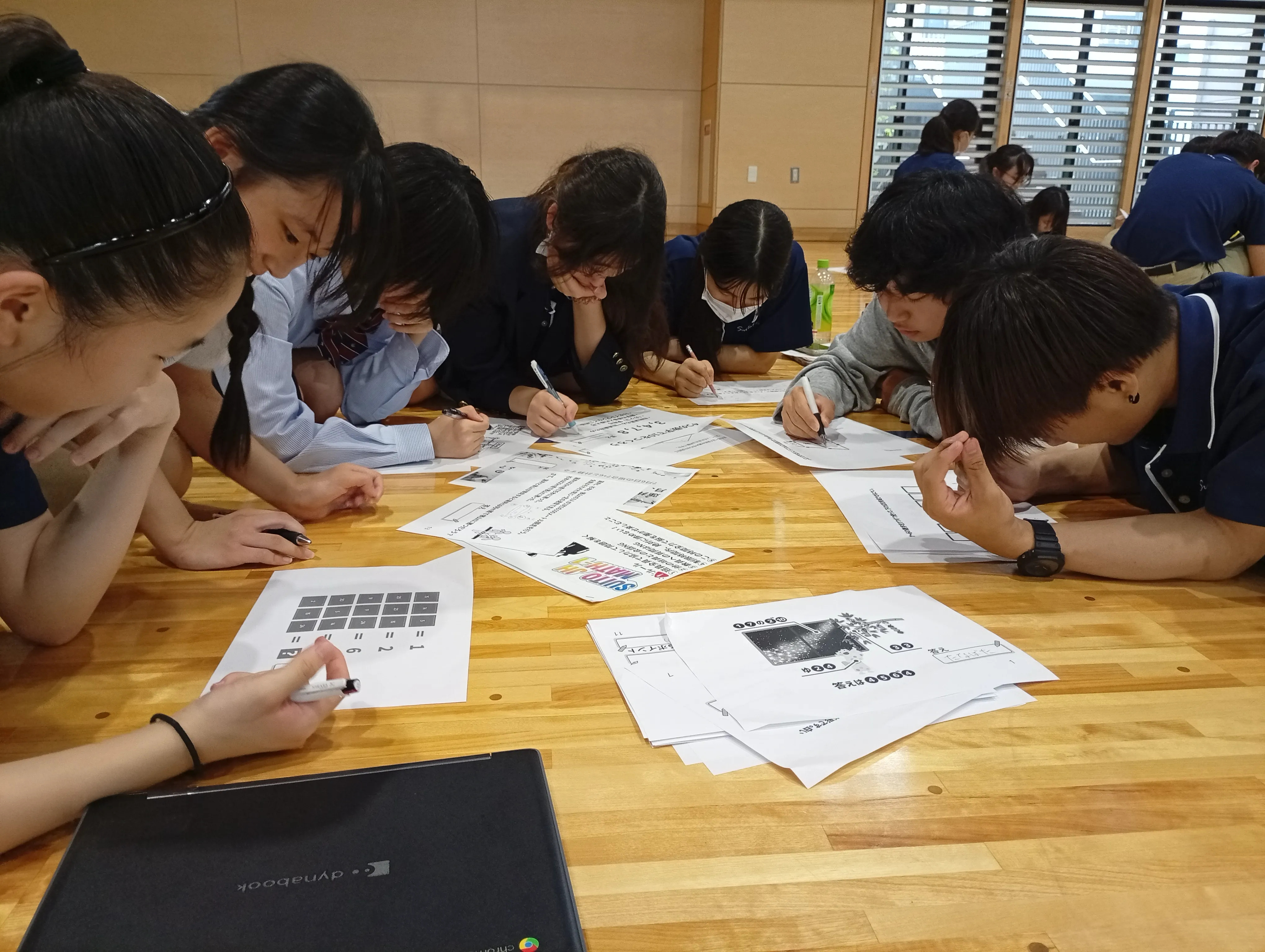 【JH Math-1】先輩・後輩がタッグ！数学の難問に挑戦しました。